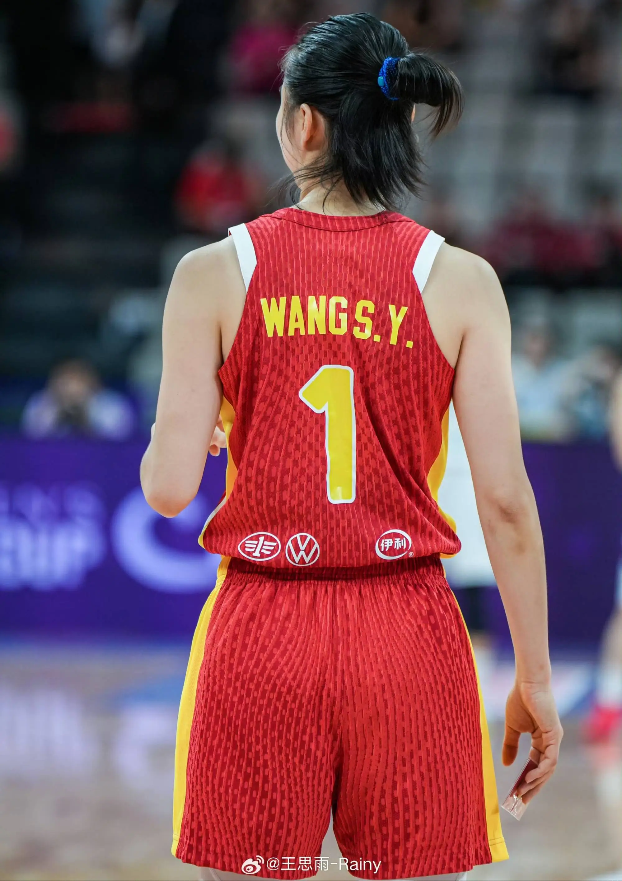 召回三人, 的支撑, 脚跟