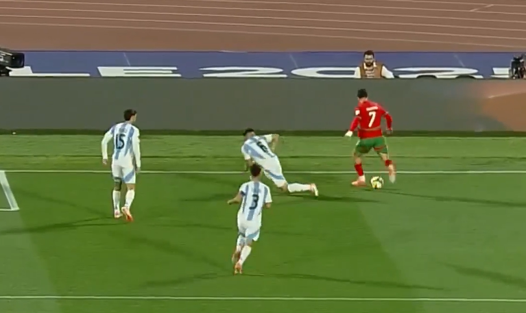 最优秀的作, 赛上的杰出, 他们