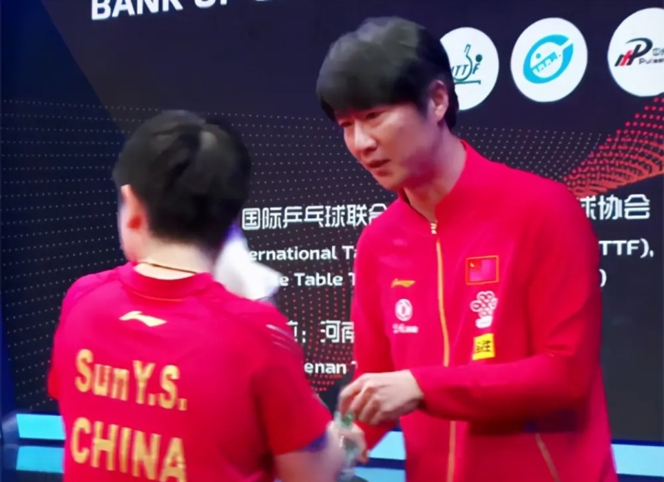 王曼昱等中, 实心里还是