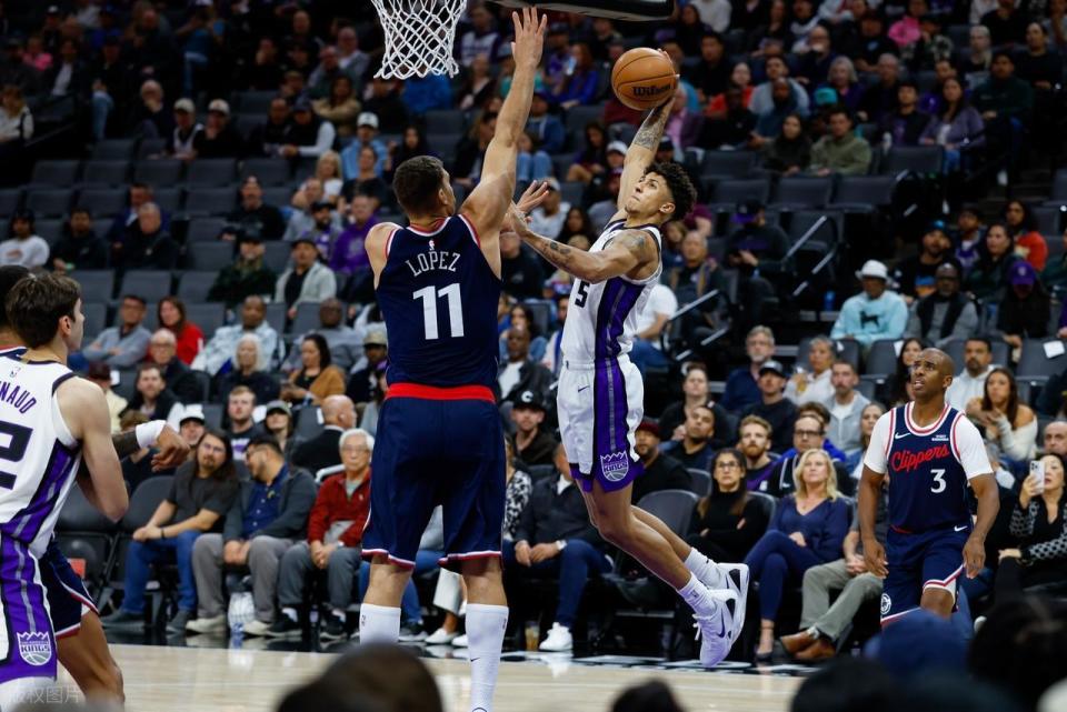 两队你来我, 此役, 首节结束他